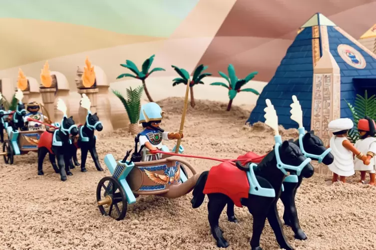 Die gro&szlig;e weite Welt im Kleinen: &Auml;gypten als Playmobil-Landschaft.