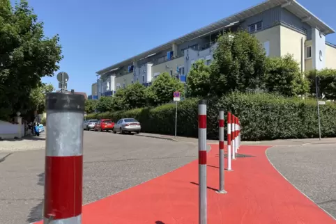 Der modale Filter in der Wieslauterstraße ist jetzt mit Pfosten versehen und somit in Betrieb genommen worden. 