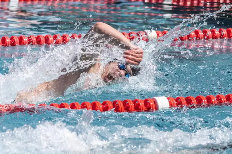Knapp geschlagen: Felix Brade, Schlussschwimmer der Grünstadter 4-x100-m-Freistil-Staffel.