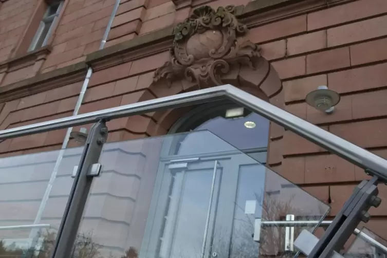 Zieht bald ein neuer B&uuml;rgermeister in das Winnweilerer Rathaus ein? Oder bleibt es beim alten?