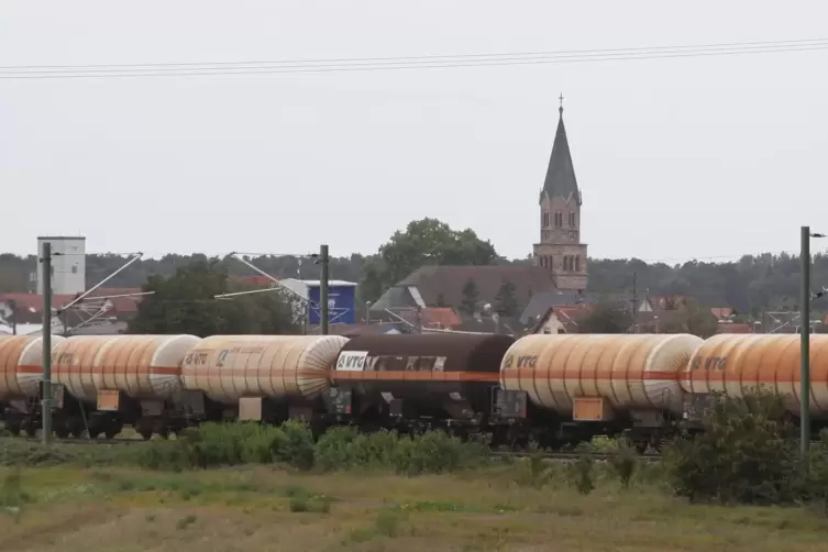 Biszu 700 Meter sollen G&uuml;terz&uuml;ge k&uuml;nftig lang sien.