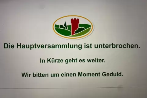 Die Momente des Wartens zogen sich über Stunden. 