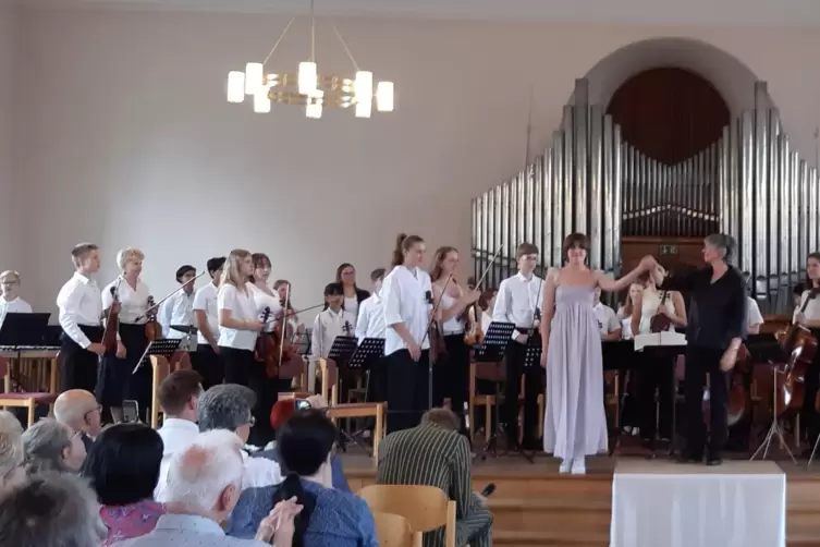 Die jungen Musiker haben während ihrer Probewoche das Programm für das Konzert in der Burgkirche einstudiert. 