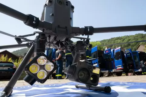 Mit Suchscheinwerfer und Kamera ausgestattet: Die Drohne des THW Hauenstein bringt 7,6 Kilogramm auf die Waage. Rund 35.000 Euro