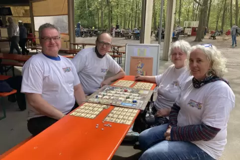 Teil des Teams von „Vorderpfalz spielt“ (von links) Mario Sandor, Klaus Geis, Sigrid Knöringer und Andrea Sandor. Die Gruppe möc