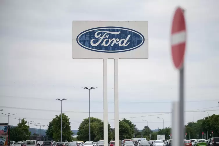 Bei Ford in Saarlouis sind zahlreiche Arbeitsplätze in Gefahr. 