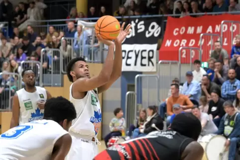 Reizvolle Duelle: Ahorn Camp BIS Baskets Speyer. 