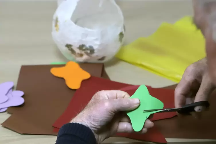 Auch basteln geh&ouml;rt zum Programm.