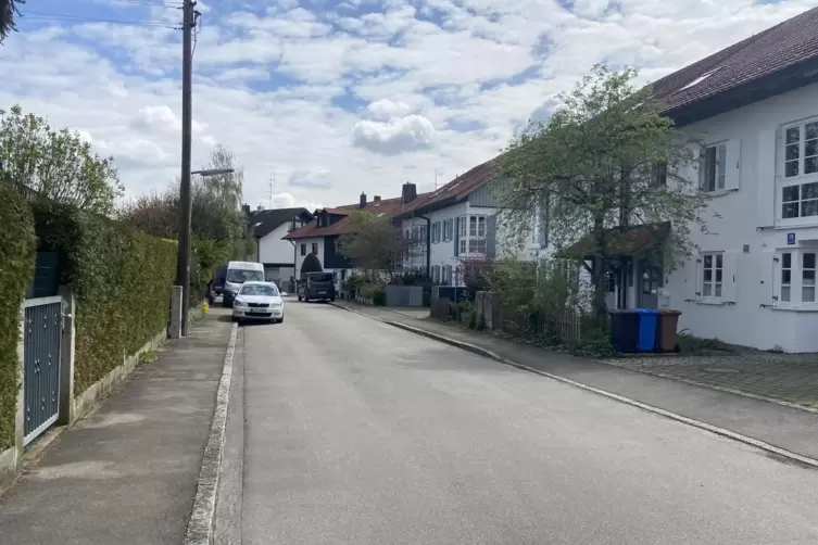 Die Stra&szlig;e ist 120 Meter lang. 