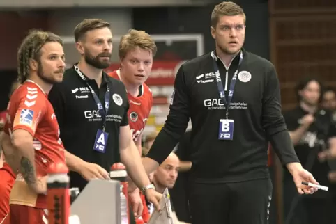 Eulen-Trainer Michel Abt (rechts) ist zufrieden mit der abgelaufenen Zweitliga-Saison. Eulen-Trainer Michel Abt (rechts) ist zufrieden mit der abgelaufenen Zweitliga-Saison.