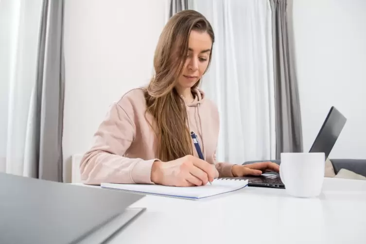 Frauen in Minijobs können sich in einer neu aufgelegten Broschüre über ihre Rechte informieren. 