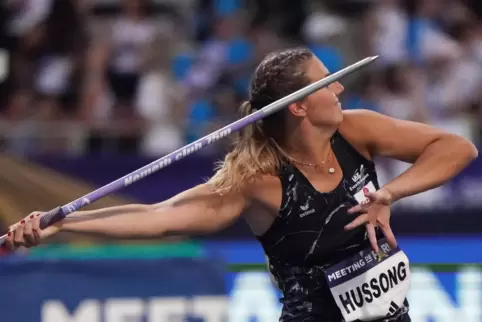 Schritt für Schritt voran: Christin Hussong warf am Freitagabend in Paris mit 59,14 Metern eine neue Saisonbestleistung. Schritt für Schritt voran: Christin Hussong warf am Freitagabend in Paris mit 59,14 Metern eine neue Saisonbestleistung.