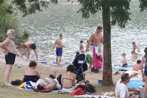 Wenn die Jugend im Badesee schwimmen geht, ist trotz Badeaufsicht die Aufmerksamkeit der erwachsenen Begleitpersonen gefragt. 