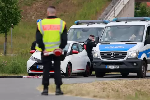 Die B10 war zeitweise voll gesperrt.