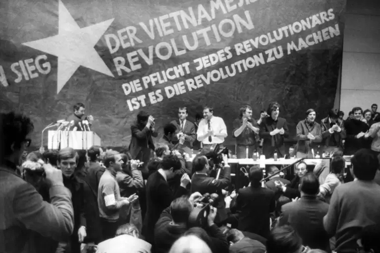 Der Vietnam-Krieg beziehungsweise der Kampf dagegen war ein Thema der 68er-Bewegung.