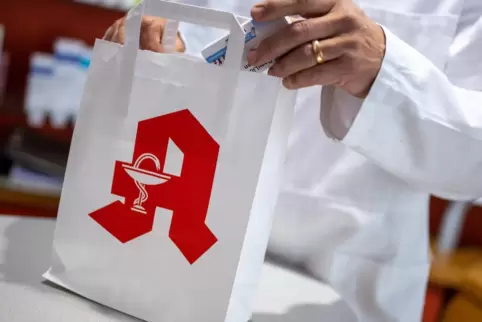 Der zunehmende Medikamentenmangel beschert den Apothekern viel Mehrarbeit. 
