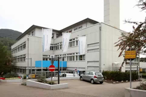 Das Krankenhausgebäude in Annweiler soll verkauft werden. 