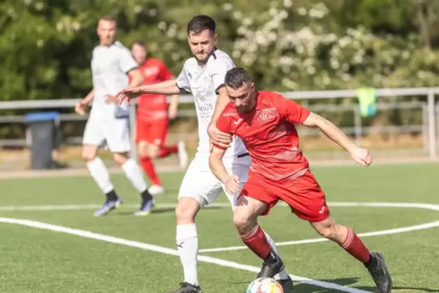 Nicola Maillet (vorne) war mit 22 Treffern der erfolgreichste Torschütze des Ludwigshafener SC.