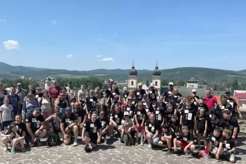 78 Spieler, Betreuer und Eltern fuhren für eine Woche nach Trencin. Am Ende des Trainingslagers zogen die Verantwortlichen ein p