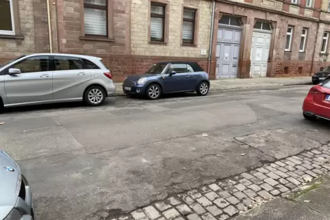 Die Straße muss erneuert werden, und Grün braucht sie auch. Wieviel davon, ist umstritten. 