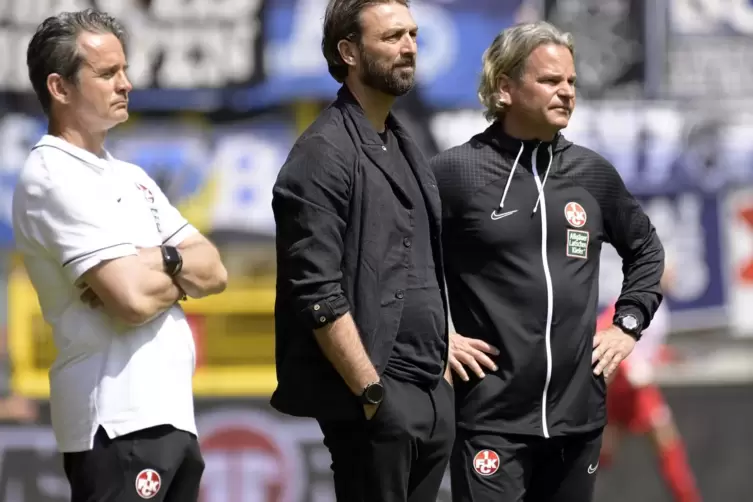Wird Trainer Dirk Schuster (links) noch einen weiteren neuen Spieler mit ins Trainingslager nehmen? Er und Geschäftsführer Thoma