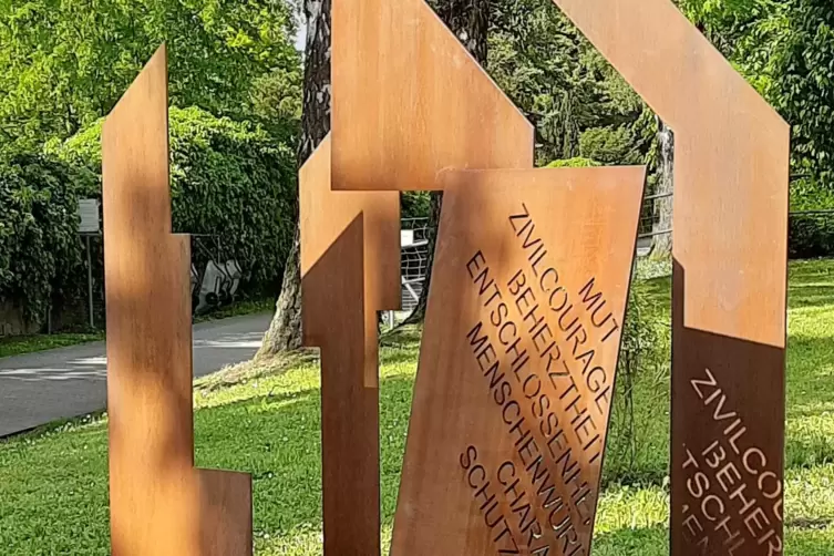 Madeleine Dietz’ Denkmal für Otto Hörner in Ettlingen 