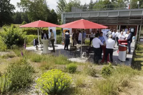 Vertreter aus Politik und Wirtschaft diskutierten im Haus der Nachhaltigkeit in Johanniskreuz Möglichkeiten, eine regionale und 