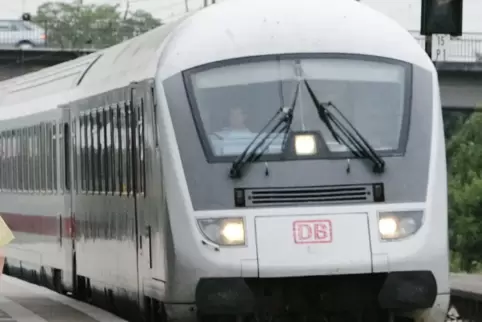 Für den morgendlichen Eurocity von Landstuhl (Foto) nach Mannheim bekommt man oft ein Ticket für knapp 10 Euro. Der Regional-Exp