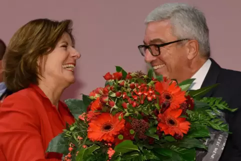 Als Team schon lange in der SPD zusammen: Ministerpräsidentin Malu Dreyer und Parteichef Roger Lewentz. 2018 gratulierte sie ihm