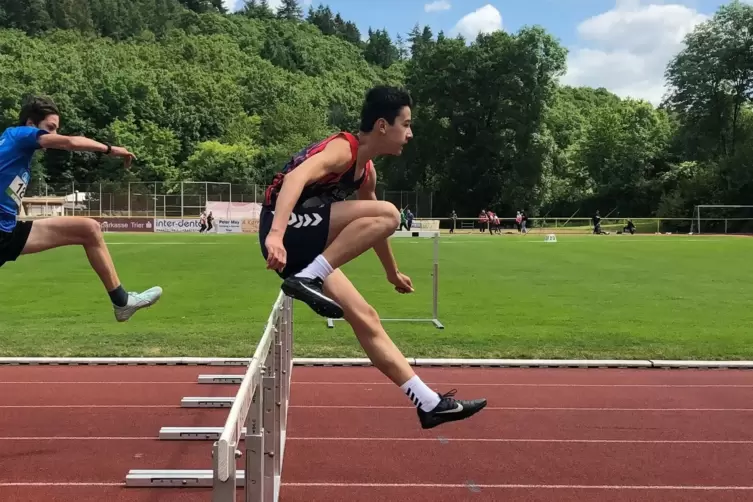 Alvar Matsuura (2022 bei den Landesmeisterschaften) lief 80 Meter Hürden in 11,55 Sekunden. 