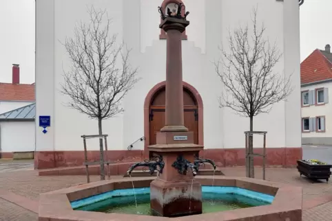Gefeiert wird rund um den Brunnen an der Alsterweiler Kapelle. 