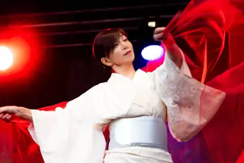 Ehrengast in der Speyerer Stadthalle: Senyumeji Nishikawa ist Profi-Tänzerin aus Japan.
