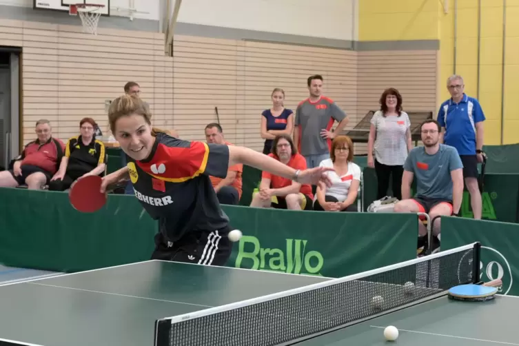 Tischtennis-Ass Elke Schall-S&uuml;&szlig;. 
