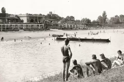 Das Germersheimer Strandbad, 1934 fertig gestellt, bot mehr als 10 Jahre lang auf 10.000 Quadratmetern Wasserfläche Raum für som