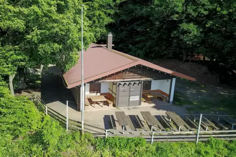 Seit über 50 Jahren ist die Holhsteinhütte beliebter Treffpunkt für Wanderer und Dorfbewohner.