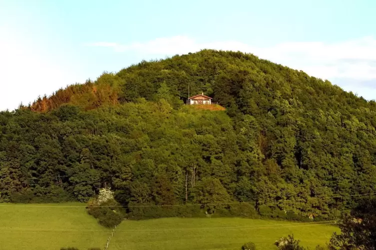 Wer die H&uuml;tte besuchen m&ouml;chte, muss eine 30-min&uuml;tige Wanderung zur&uuml;cklegen.