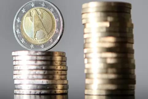 Um rund 2,6 Millionen Euro sollen die Erträge des Donnersbergkreises höher liegen als ursprünglich geplant. Gleichzeitig sollen Um rund 2,6 Millionen Euro sollen die Erträge des Donnersbergkreises höher liegen als ursprünglich geplant. Gleichzeitig sollen