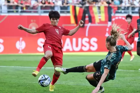 Janina Minge vom SC Freiburg traf zum 2:0 für Deutschland. 