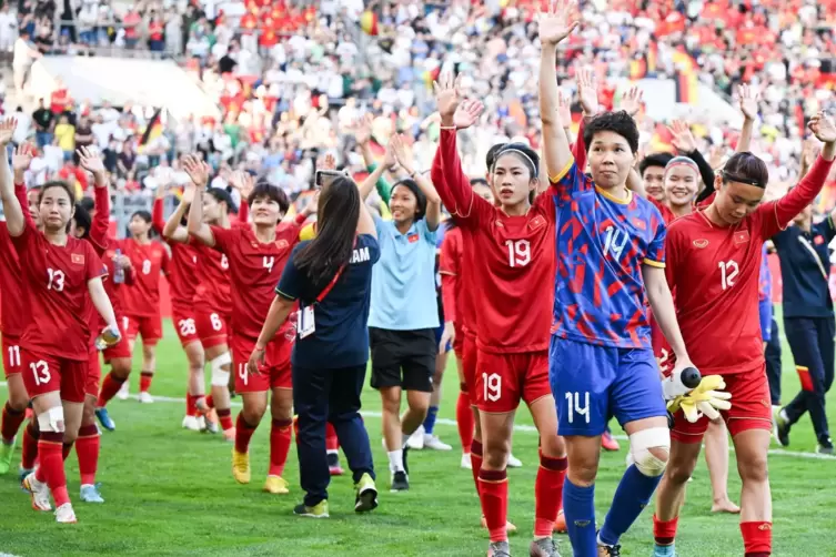 Stolz waren nach dem Spiel vor allem die Vietnamesinnen, die eine Ehrenrunde absolvierten. 