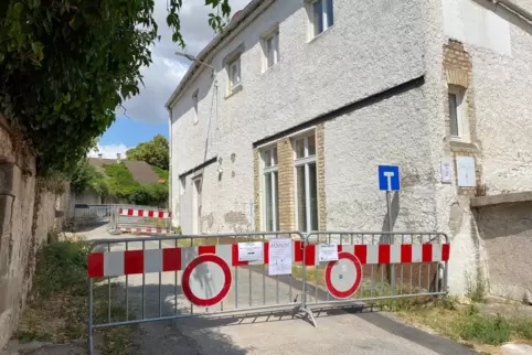 Der Schlossweg ist für Autofahrer und Fußgänger gesperrt.