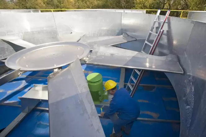 Ventilatoren auf dem Geothermiekraftwerk in Landau.
