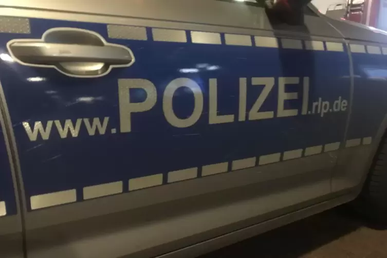 Die Polizei musste bei einem Fußballspiel eingreifen. 