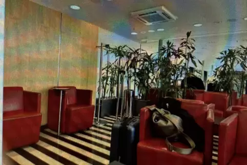 Deutsche Realität DB-Lounge: Ausschnitt aus dem Tweet von T. C. Boyle. Deutsche Realität DB-Lounge: Ausschnitt aus dem Tweet von T. C. Boyle.