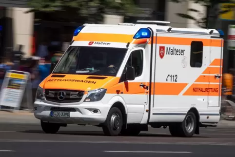 Das Kind wurde in ein Krankenhaus gebracht. 