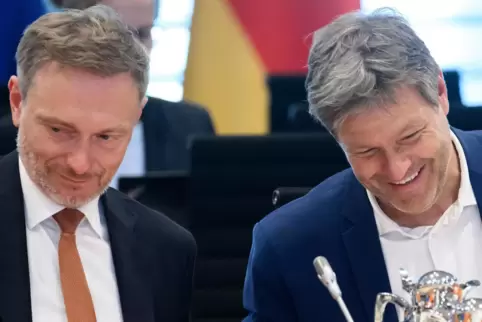 Haben sich aufeinanderzubewegt: FDP-Parteichef und Finanzminister Lindner (links) und Wirtschaftsminister Habeck (Grüne). 
