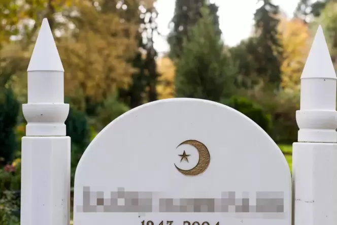 Muslime können künftig in einem eigenen Bereich des Friedhofs bestatte t werden. Muslime können künftig in einem eigenen Bereich des Friedhofs bestatte t werden.