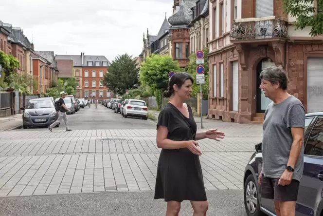 Miriam Tsolakidis und Heiner Moser sprechen für die BI Alte Südstadt. Miriam Tsolakidis und Heiner Moser sprechen für die BI Alte Südstadt.