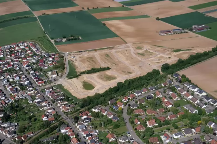 Auch keine L&ouml;sung f&uuml;r alle: Baugebiet mit Einfamilienh&auml;usern bei Kandel.