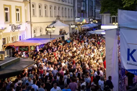 Trotz Pause ein vertraut wirkendes Bild: Hochbetrieb auf dem Altstadtfest in Kaiserslautern (2019). 