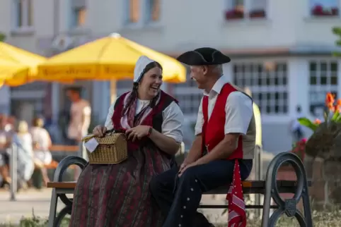 Auch die Trachtengruppe Bad Bergzabern tummelte sich schon auf der Hellen Nacht. 